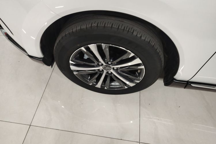 丰田 威飒 2023款 2.0L CVT两驱豪华版车身外观6007