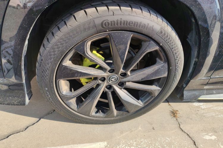 长安UNI-T 2022款 1.5T 运动版 旗舰型车身外观6007