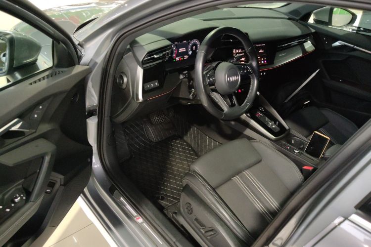 奥迪A3 2024款 A3L Limousine 35 TFSI 时尚运动型中控内饰20