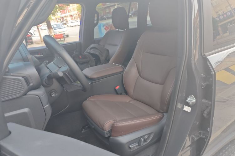 丰田 普拉多 2024款 2.4T 悍野WX版 6座中控内饰19