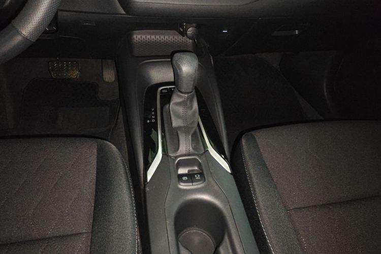 丰田 卡罗拉 2023款 1.8L 智能电混双擎 先锋版中控内饰18