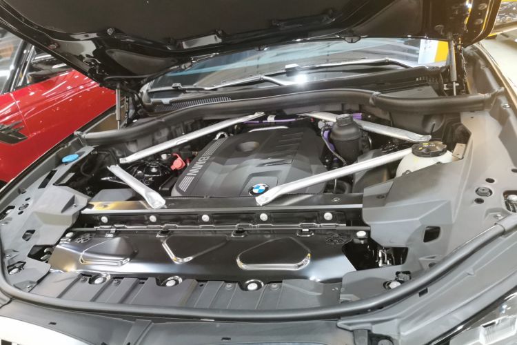 宝马X6 2023款 xDrive40i 尊享型 M运动套装机舱底盘24