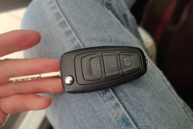 福特 福克斯 2017款 三厢 1.6L 自动风尚型智行版中控内饰11