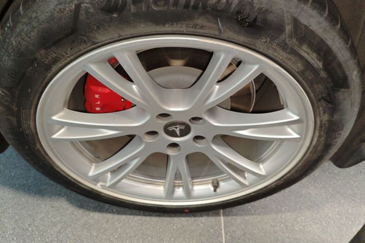 特斯拉 Model Y 2021款 标准续航后驱版车身外观6008