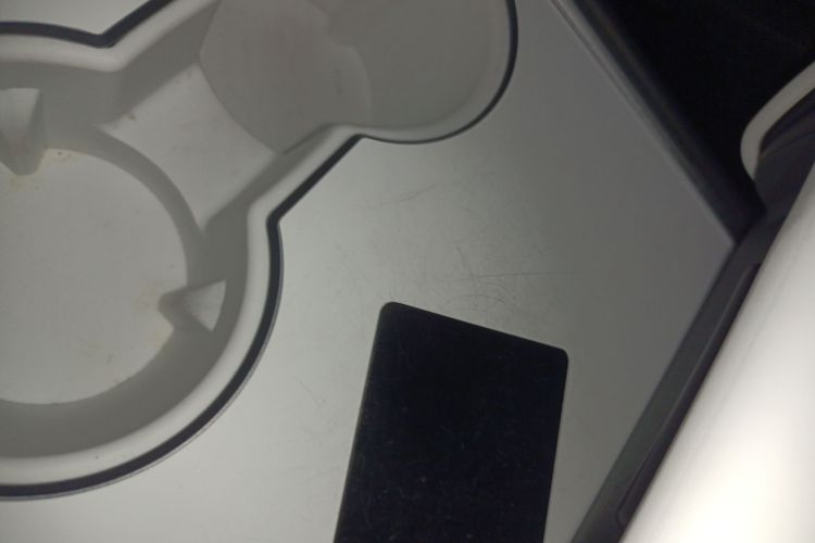 特斯拉 Model 3 2022款 后轮驱动版中控内饰11