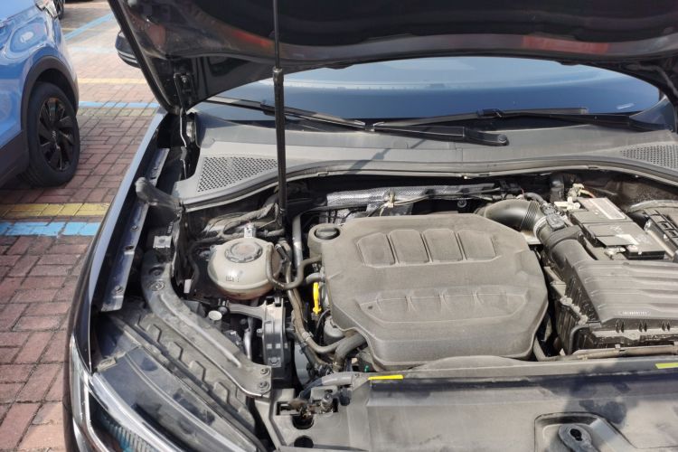 大众 探岳 2023款 330TSI 两驱豪华Plus进阶版机舱底盘25