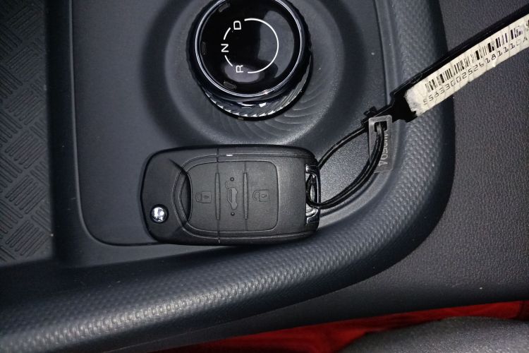 五菱汽车 五菱宏光新能源 2025款 增程式混动 50KM 舒适型中控内饰11