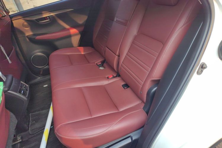 雷克萨斯NX 2015款 300h 前驱 锋尚版中控内饰21