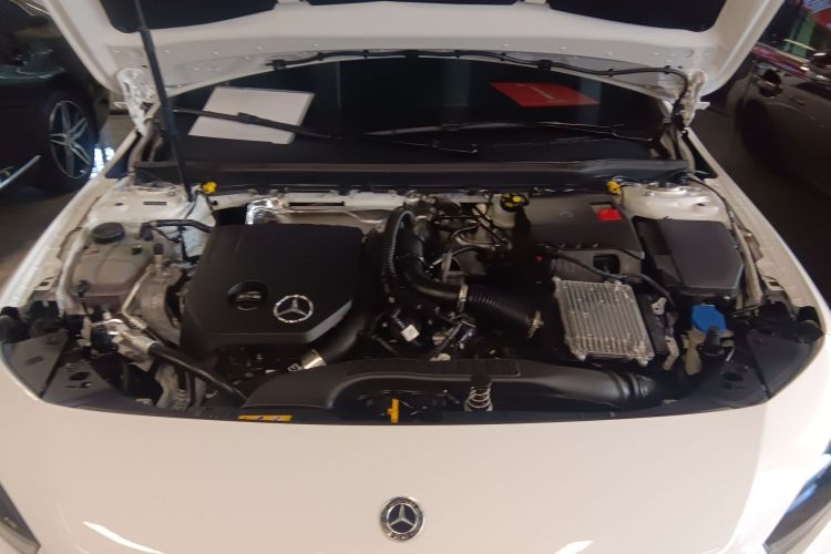 奔驰A级 2024款 改款 A 200 L 时尚型机舱底盘24