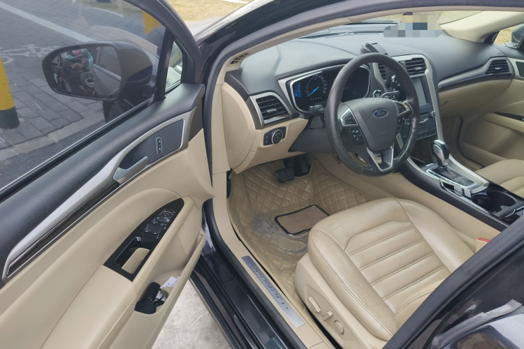 福特 蒙迪欧 2013款 2.0L GTDi200豪华型中控内饰20