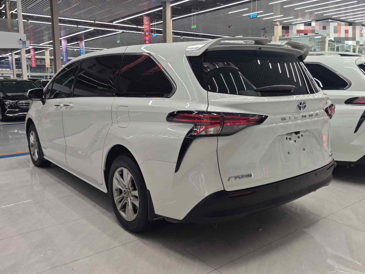 丰田 赛那SIENNA 2023款 2.5L混动 舒适版(3)