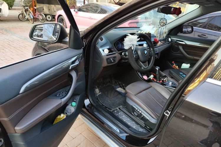 宝马X1 2019款 xDrive20Li 尊享型中控内饰20