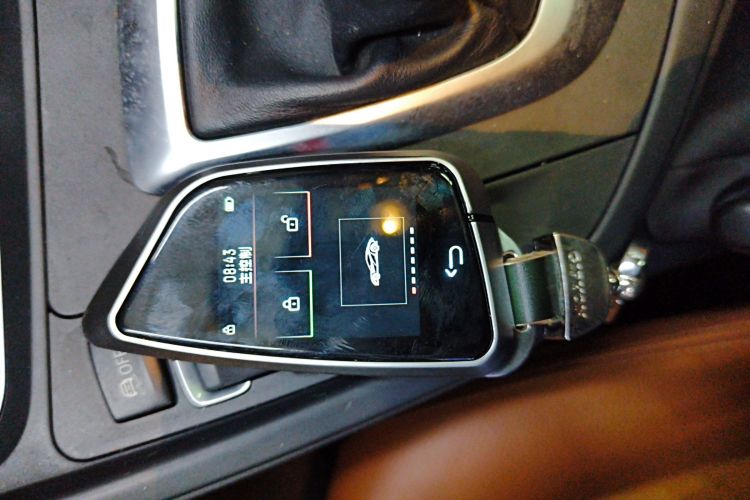 宝马3系 2015款 320Li 超悦版豪华设计套装中控内饰7001