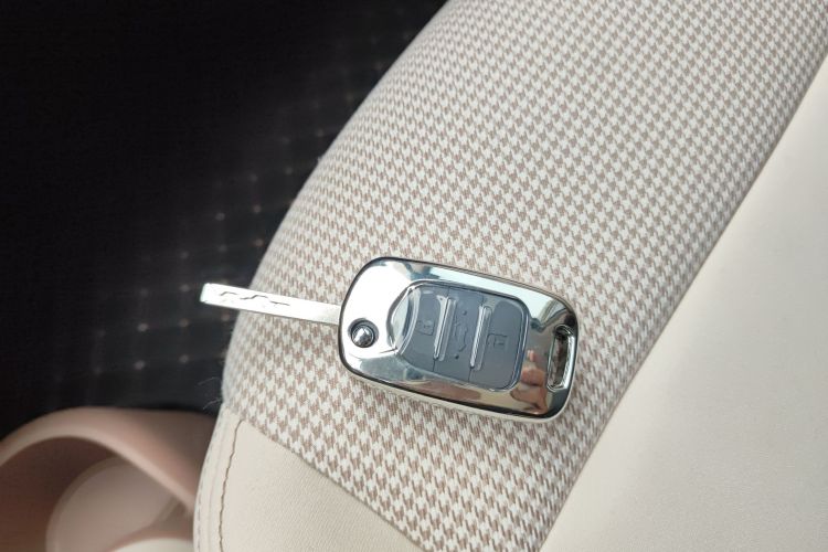 五菱汽车 宏光MINIEV 2025款 四门版 进阶款中控内饰7001