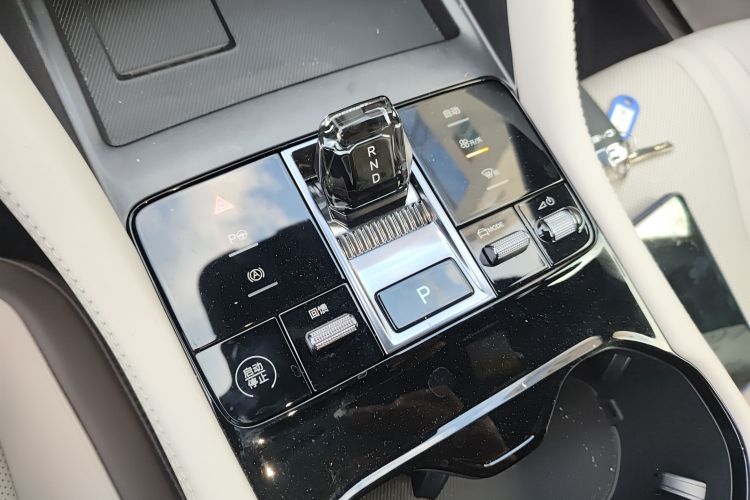 比亚迪 宋PLUS新能源 2025款 EV 智驾版 605km 旗舰型中控内饰18