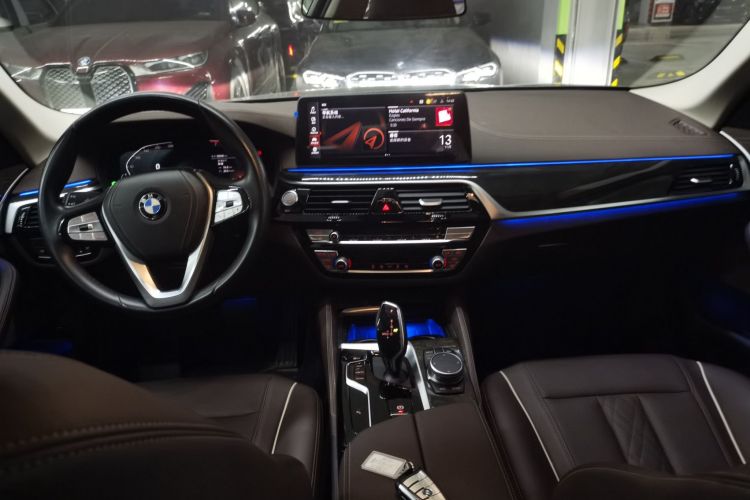 宝马5系 2022款 改款二 525Li 豪华套装中控内饰12