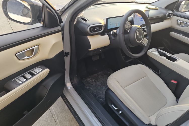 五菱汽车 五菱缤果PLUS 2024款 330km 五座版中控内饰7003