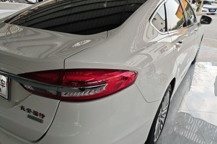 福特 蒙迪欧 2017款 EcoBoost 180 至尊型车身外观6006