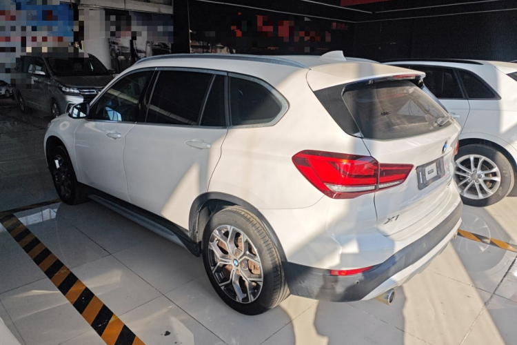 宝马X1 2020款 sDrive20Li 尊享型车身外观6003