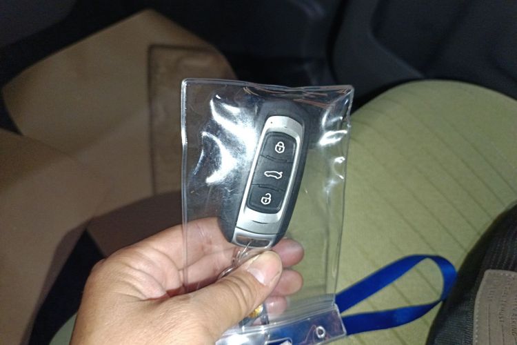 吉利银河 2024款 熊猫mini 200km 耐力熊中控内饰7001