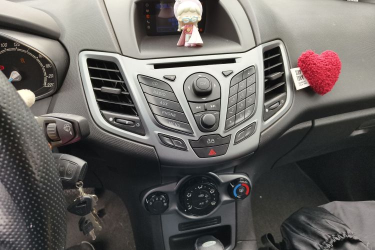 福特 嘉年华 2013款 两厢 1.5L 自动时尚型中控内饰16