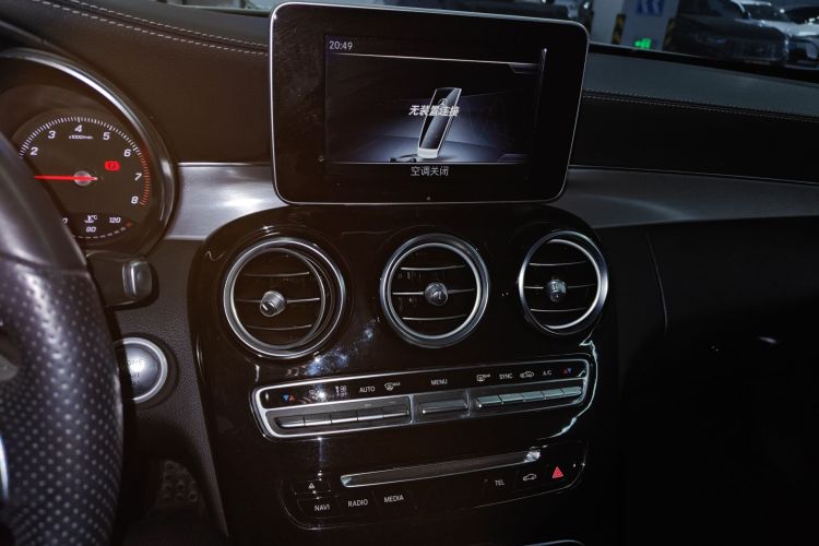 奔驰C级(进口) 2018款 C 200 轿跑车中控内饰16