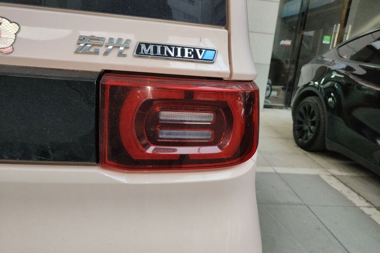 五菱汽车 宏光MINIEV 2022款 马卡龙时尚款 磷酸铁锂车身外观6006