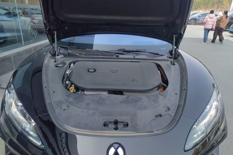 腾势Z9GT 2024款 1100四驱Max版机舱底盘24