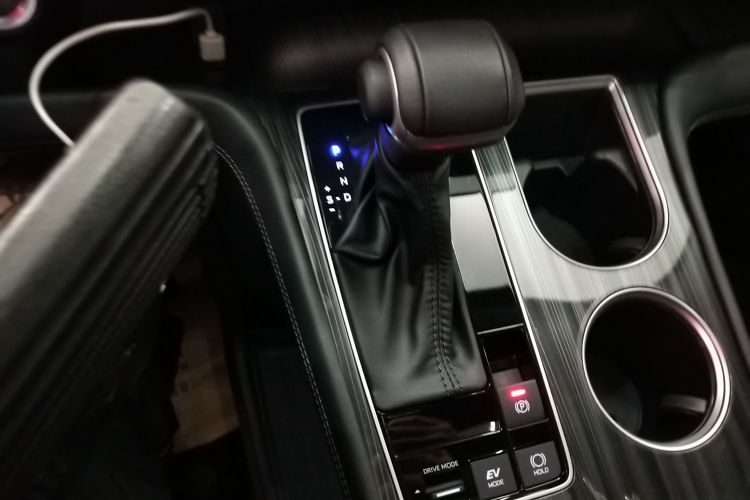 丰田 赛那SIENNA 2024款 2.5L混动 四驱尊贵版中控内饰18