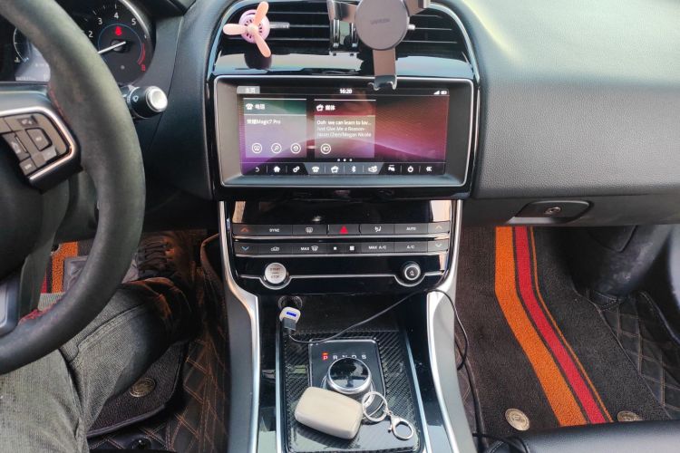 捷豹XEL 2019款 2.0T 200PS 精英版中控内饰16