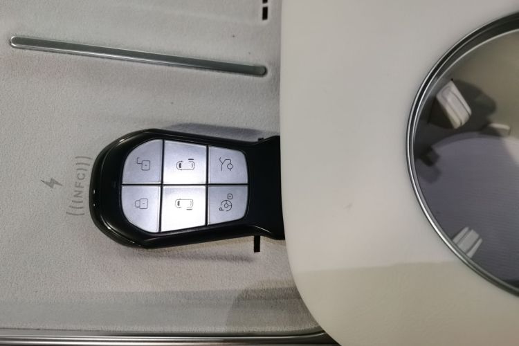 小鹏X9 2026款 增程版 1602 Ultra中控内饰7001