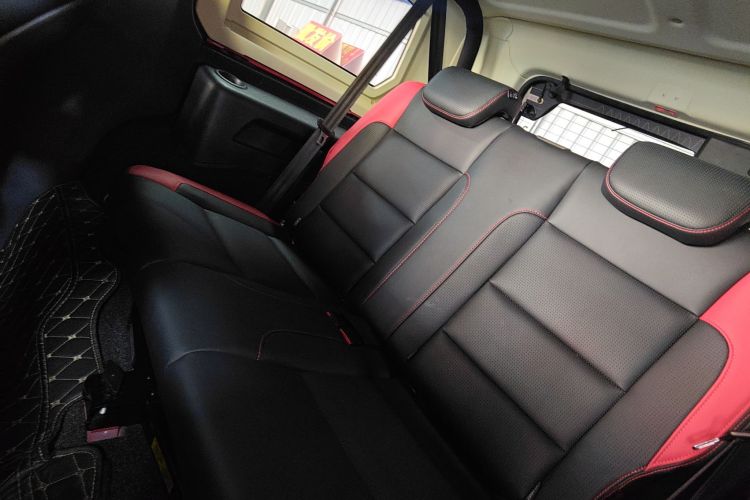 北京BJ40 2020款 2.0T 自动四驱致敬2020版侠客型中控内饰21