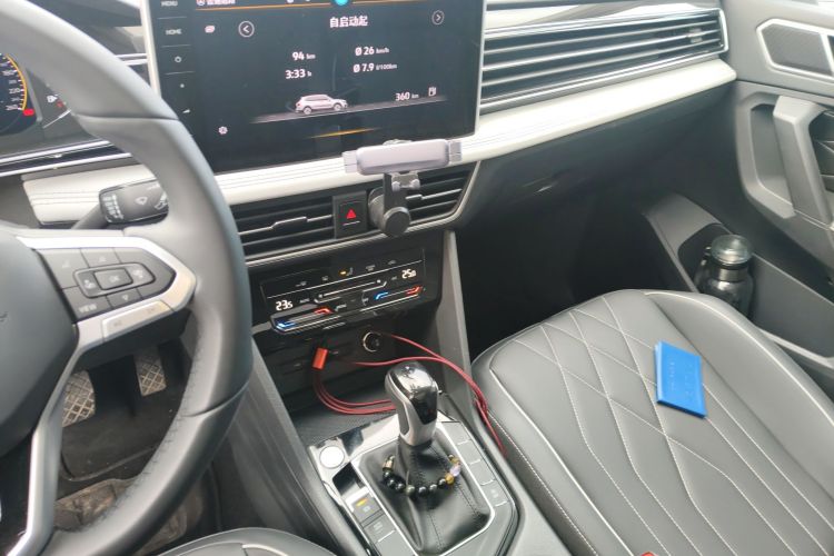 大众 途观L 2025款 出众款 300TSI 自动两驱龙腾版中控内饰16