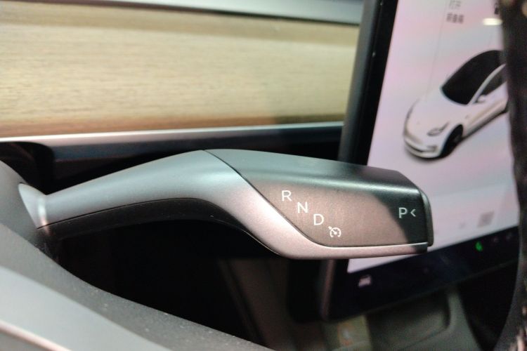 特斯拉 Model 3 2021款 标准续航后驱升级版中控内饰18