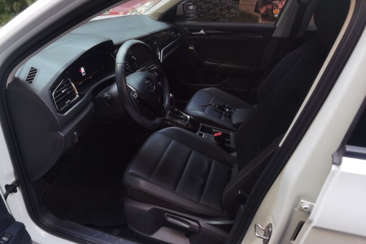 大众 T-ROC探歌 2020款 280TSI DSG两驱舒适型中控内饰19