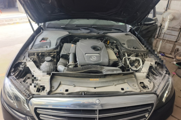 奔驰E级 2016款 E 300 L 豪华型局部细节24