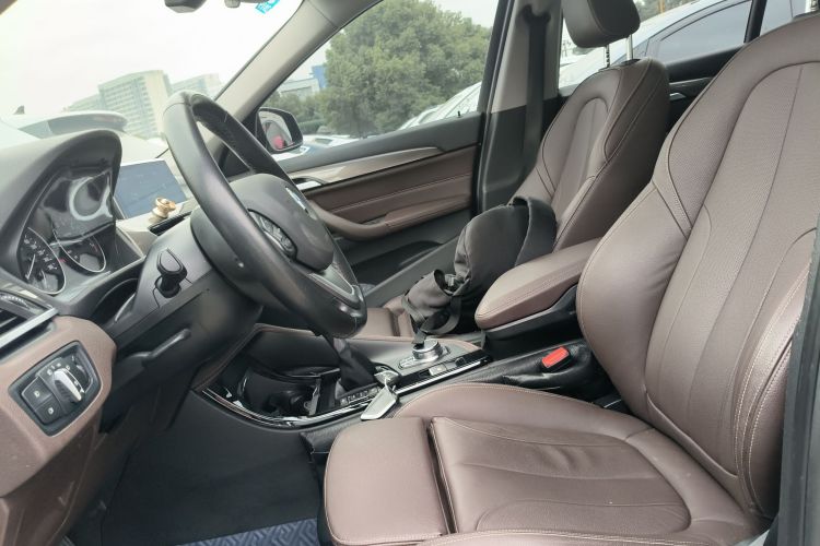 宝马X1 2018款 xDrive20Li 豪华型中控内饰19