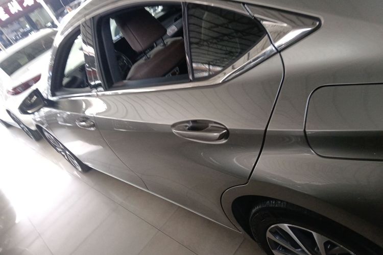 雷克萨斯ES 2022款 260 卓越版车身外观6003