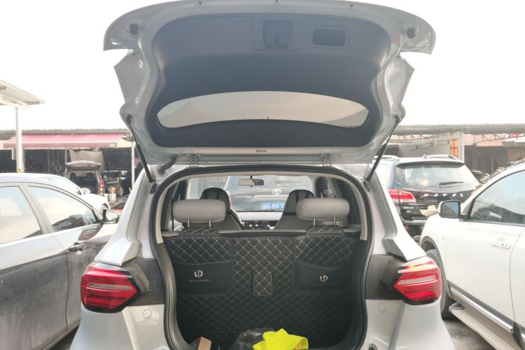 零跑汽车 零跑T03 2023款 403轻享版机舱底盘23