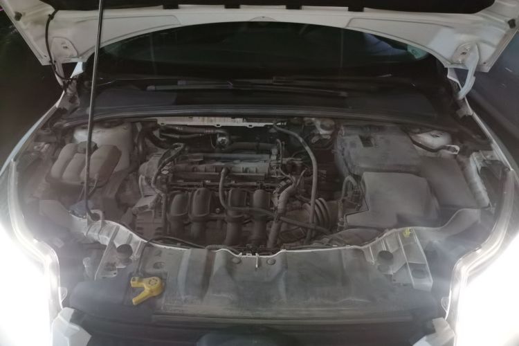 福特 福克斯 2012款 三厢 1.6L 手动舒适型机舱底盘24