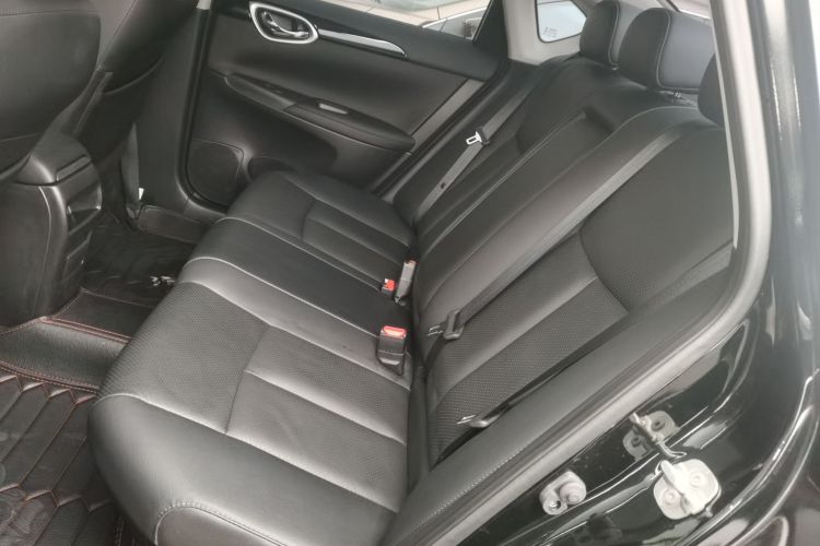 日产 轩逸 2019款 1.6XV CVT智联尊享版 国VI中控内饰7004