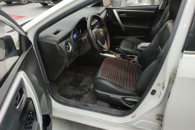 丰田 雷凌 2017款 改款 185T CVT精英版 国V中控内饰20