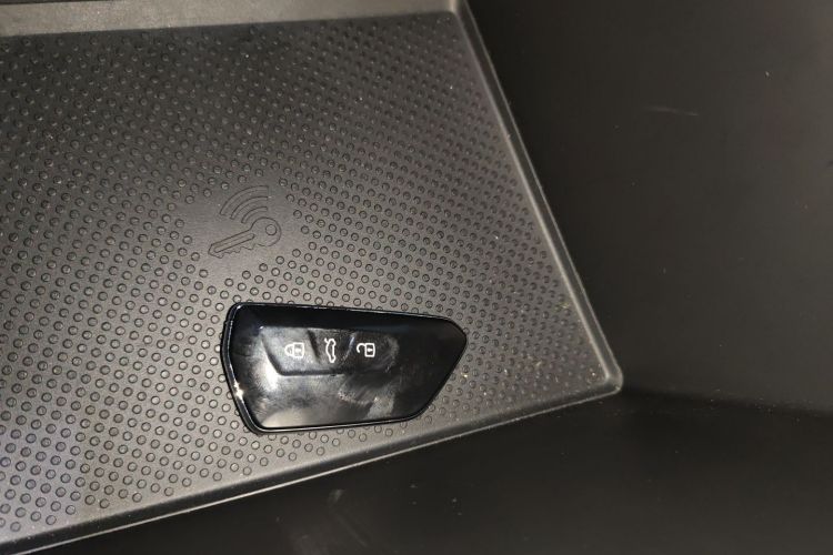 大众 揽境 2023款 改款 380TSI 四驱豪华佳境版Pro 6座中控内饰7001