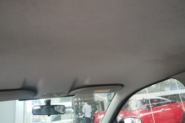 标致301 2014款 1.6L 自动舒适版局部细节22