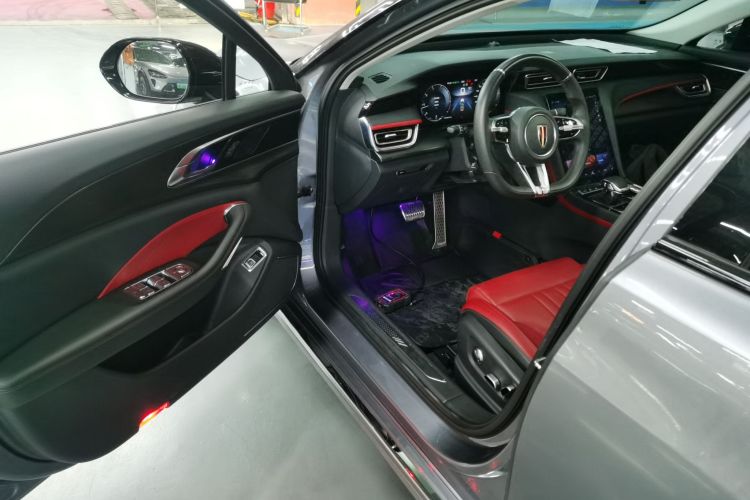 红旗H6 2023款 2.0T 致逸版中控内饰7003