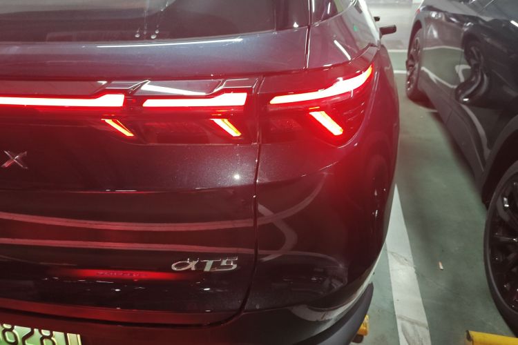 ARCFOX极狐 极狐 阿尔法T5(ARCFOX αT5) 2025款 520 MAX车身外观9