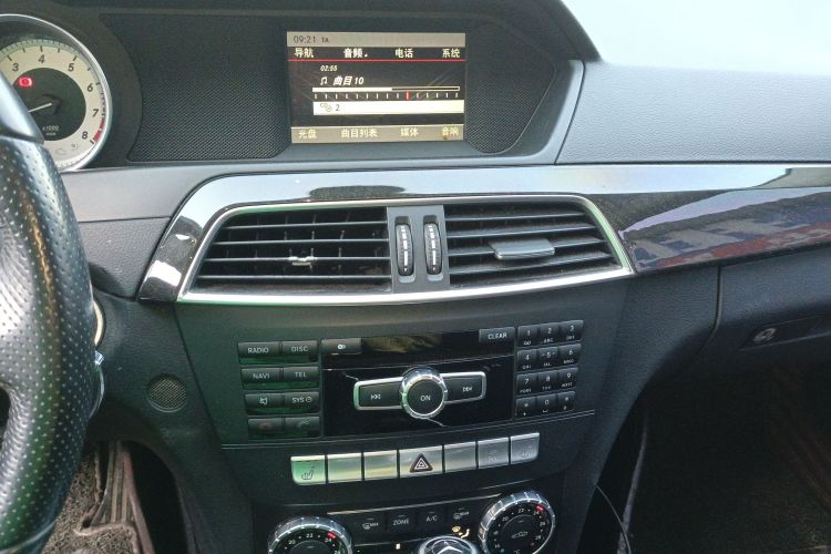 奔驰C级 2013款 C 260 CGI 时尚型局部细节16