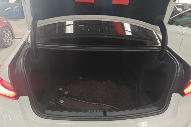 宝马3系 2020款 320i 运动套装机舱底盘23