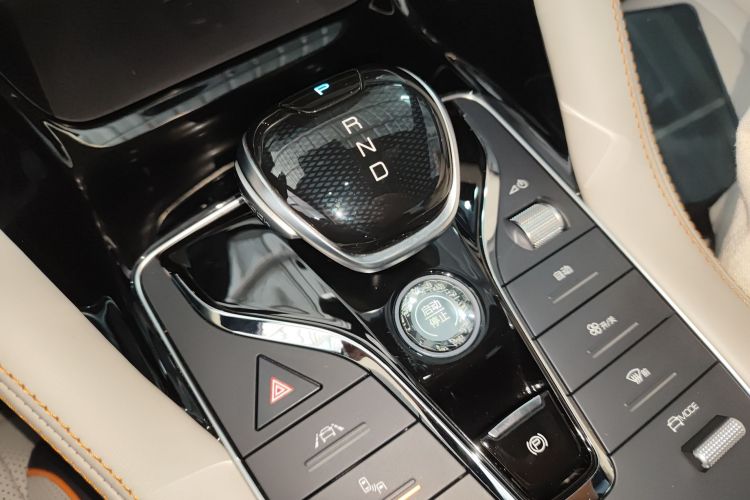 比亚迪 宋Pro新能源 2022款 DM-i 110km 旗舰型Pro中控内饰18