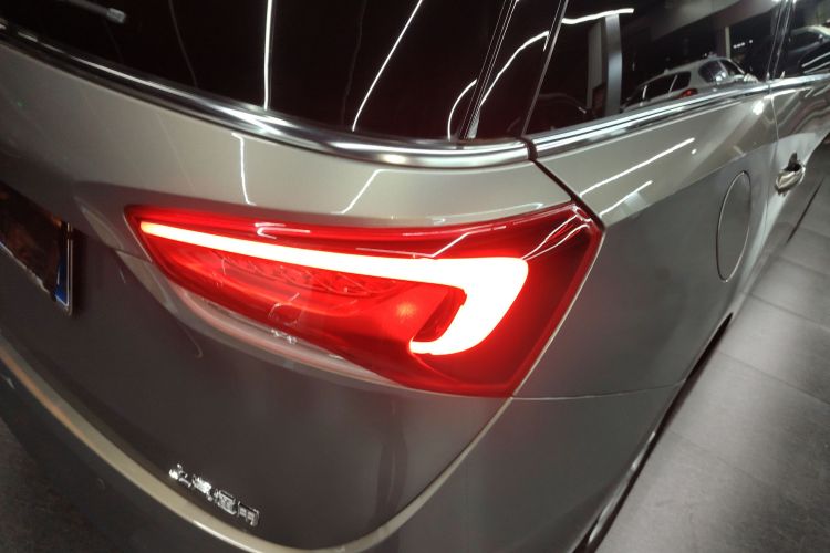 别克GL6 2019款 18T 6座精英型 国VI车身外观6002